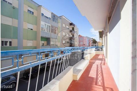 Renovierte 4-Zimmer-Wohnung in Barreiro/Verderena Willkommen in Ihrem neuen Zuhause in der charmanten Stadt Barreiro/Verderena! Diese Wohnung ist recht geräumig und bietet die perfekte Kombination aus Komfort, Stil und Bequemlichkeit. Hauptmerkmale: ...