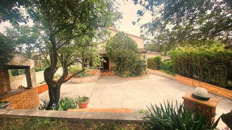 Magnifique Bastide de 210 m² avec jardin et parking au centre du Rove