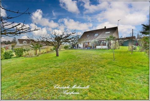 Christophe Michaudelle - Capifrance - vous propose : proche TRILPORT, gare à pied avec un accès direct à PARIS, 3 chambres, beau jardin, garage, terrasse, abri