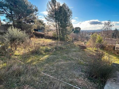 Terrain avec vue splendide, possibilité de construire 500 m² de surface de plancher