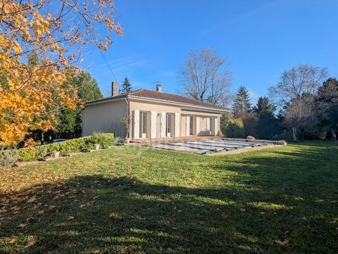 Maison à vendre JUILLAC LE COQ (16) Agréable maison avec jardin et piscine
