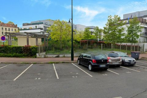 Lot 2 places de stationnement en extérieur proche gare