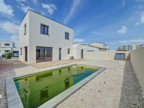 Villa T5 4 chambres 105 m² piscine et garage NEUF