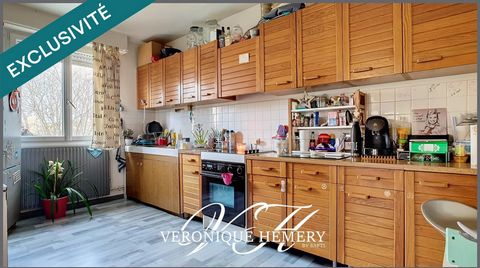 Appartement 4 chambres avec local commercial, jardin et garage
