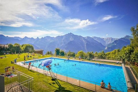 PRACONDU 1 401 Imagine yourself in this comfortable flat, close to the village centre and cable cars. Located in the Swiss resort of Nendaz in the heart of the 4 Valleys, it sleeps up to 8 people. SKI IN / SKI OUT - SAUNA - VALLEY VIEW - BALCONY - WI...