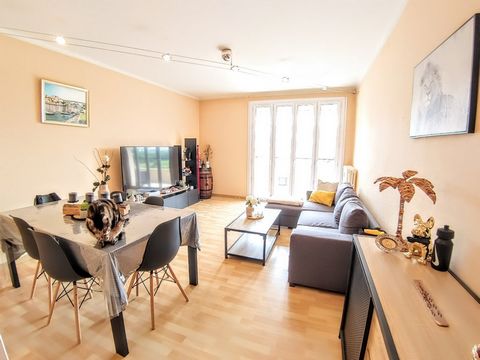 Exclusivité,T3 avec deux balcons, cave et garage