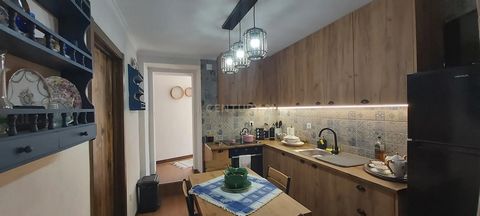 Découvrez cette charmante maison rénovée à Mombeja, idéale pour ceux qui recherchent confort et praticité. Avec une cuisine moderne et très pratique, cette propriété de 70 m² se distingue par son excellente exposition à la lumière naturelle et son em...
