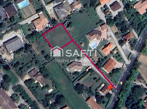 Beau terrain plat de 898m²