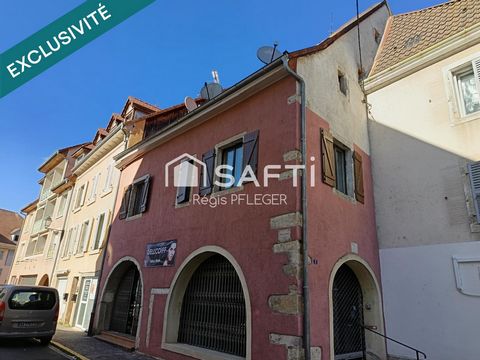 Immeuble avec local commercial de 90 m2, plus appartement 90 m2