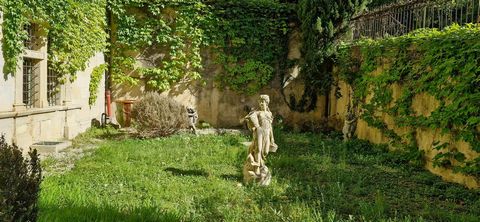 :Une opportunité à saisir: Ce château d 'exception ,est prêt pour un projet d envergure. Ne passez pas à coté!