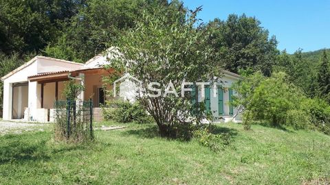 Villa de plain pied avec garage et un grand parc de 5730 m²