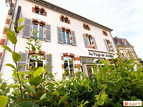Rare, ce bel immeuble commercial contenant un restaurant renommé, sa terrasse et son appartement de fonction