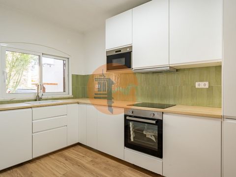 Charmante villa met 3 slaapkamers en privé buitenruimtes op twee stappen van het strand - Alagoa Altura, Bela Praia Urbanisatie Ontdek deze prachtige vrijstaande villa, gelegen in een van de meest bevoorrechte gebieden van de oostelijke Algarve - de ...