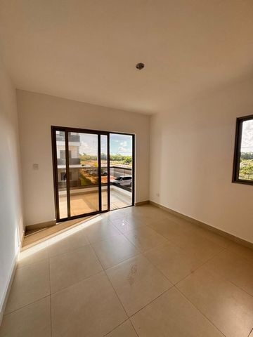 ! Your new beginning awaits you on the Boulevard Turistico del Este! For sale spacious and comfortable apartment, ideal for living in comfort or investing in an area with high capital gain. Located on the 2nd level and surrounded by exclusive ameniti...