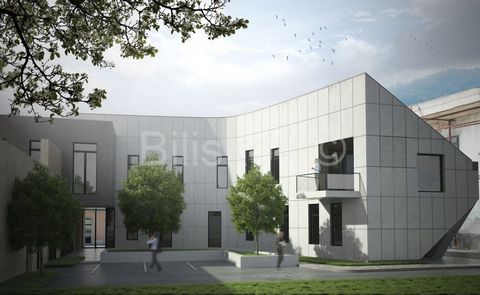 Samobor, strict Center Business-residential building with a total NKP of 1.190m2 built in 2012. The building is in a high roh-bau phase. It consists of a basement, ground floor and first floor. There is a possibility of parking for 5 cars in the yard...