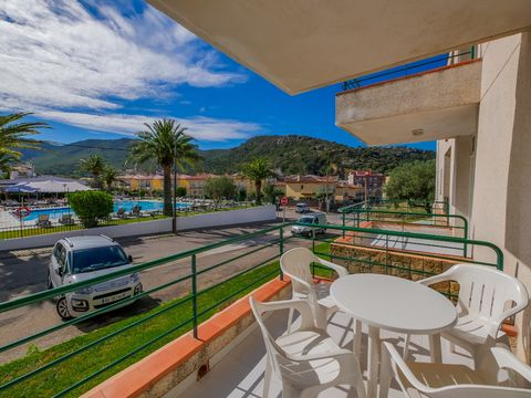 The Rescator Resort holiday complex offers an affordable family vacation in one of Spain´s most beautiful and diverse regions: Catalonia. The residential complex has 68 apartments, with capacity for 4 to 6 persons. It offers facilities like gardens, ...