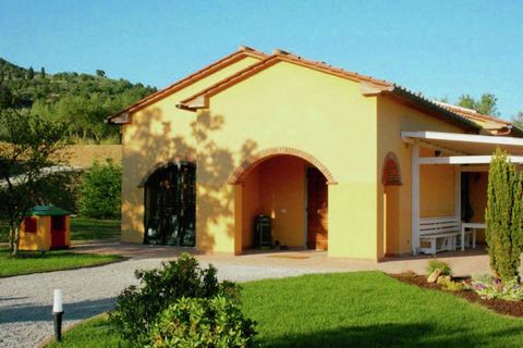 This splendid holiday home has 3 bedrooms to accommodate 6 people comfortably. Located in Castiglion Fiorentino, Tuscany, it is perfect for families with children and has free WiFi, a swimming pool, solarium and parasols to enjoy the sun. Surrounded ...