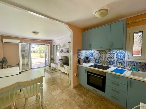 Apartment 40sq.m., on the ground floor, with 1 bedrooms, 1 bathroom, central heating petrol, double glazed windows, security door, electric appliances, fully furnished and equipped, 1970, fully renovated, garden, very close to the beach, shops and re...