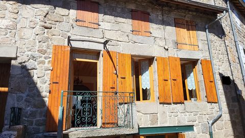 AQUILA-IMMO: Jean-Claude DA SILVA tel: ... offers you this charming stone townhouse of 90m2 on 3 levels, with an attic, a dispensation and a workshop. Located in the city center of Tence close to the church and the Madonna, which allows very easy par...