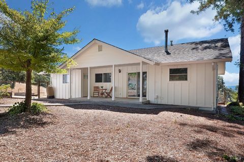 Discover this private little country nook where you will find a beautifully restored mid-century farmhouse perched on 4.59 pastoral acres. Relax in the peace and delight in the expansive skyline views of Alexander Valley from atop this little gem. Th...