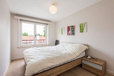 Stylish large 3-room apartment in the center of Koksijde at 500m from the sea and very close to the shops. A luxurious stay by the sea with a large family is assured here. Garage AND parking space included. Pets not allowed. This spacious apartment c...