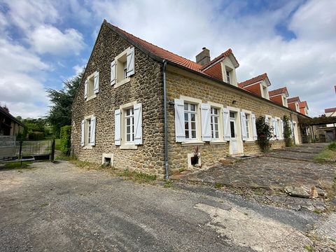 ECHINGHEN Ref : 12665 Come and discover this magnificent farmhouse just a stone's throw from the main roads. On the ground floor you will find: A large living room with fireplace, a living room with fireplace, a modern fitted and equipped kitchen, a ...