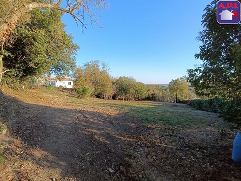 BUILDING LAND AUTERIVE AREA In a village 7 minutes from Auterive, building land of approximately 915m² to be developed. Perfectly located and quiet, its location and its southern exposure will only seduce you. Only the water meter is already connecte...