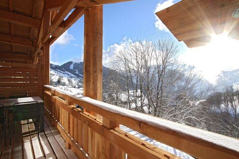 Chalet Nuance de Gris is located in the heart of Huez Village 1500, at the foot of the blue piste and the Télecabine de Hue, which is connected to skiing heaven L’Alpe d’Huez 1850. Several shops and restaurants are within walking distance; you can le...