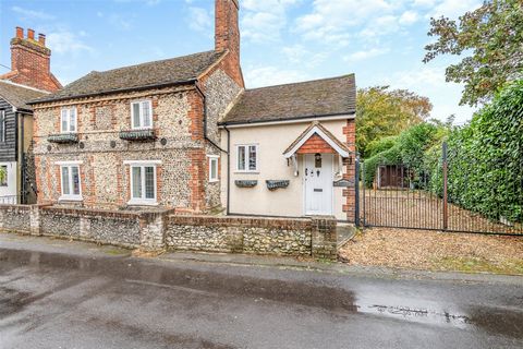 GUIDE PRICE £700,000 - £750,000 Ivy Cottage, a charming and interesting four bedroom extended detached house is set within the heart of the popular historic village of Horton Kirby. The original part of the house is believed to be one of the oldest p...
