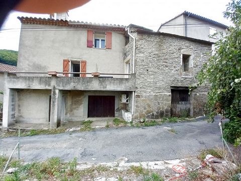 IN ST PONS de THOMIERES in a hamlet in the countryside, Village house of 125 m2 on 2 floors, it is made up of 2 connected houses. Ground floor: Small cellar of 4 m2, garage of 28 m2, cellar laundry room of 28 m2. 1st floor: Kitchen 28 m2, living room...