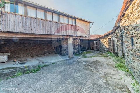 Centennial House located in rural area, 25 minutes from Porto and Francisco Sá Carneiro Airport (OPO). Quiet and cozy place demarcated by a charming valley. Close to all kinds of shops, schools, transport, easy and quick access to the A42 and A4. Its...