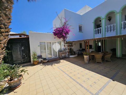 Discover serenity in this charming house located in the heart of Siesta, overlooking Puig de Missa, just steps away from essential services and pleasant attractions. Perfect for those looking for their first home, this 286 sqm property offers four be...