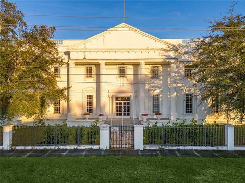 AMAZING OPPORTUNITY! I am honored to present a genuinely iconic building that stands right by the Palmetto Expwy. The White House of Miami Lakes landmarks the area like no other structure. Whether you seek distinctive business space or a prominent op...