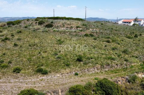 Property ID: ZMPT546489 Rustic land with 3,840 m² located in Unhos, Apelação, in the municipality of Loures. 15 minutes from the center of Lisbon, this land is inserted in a housing center, surrounded by developments. According to the Order of the Mu...