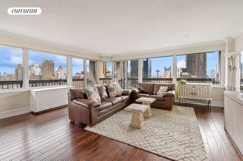 Welcome to your new home, a stunning corner apartment boasting a bright and beautiful split layout in coveted Sutton Place. This immaculate residence offers spectacular day and nighttime vistas of New York City landmarks from every room. With its pri...