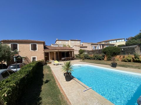 Votre agence Clairimmo vous propose à la vente dans un secteur très prisé et idéalement placé, cette maison provençale non mitoyenne de 152 m2 en semi-étage, avec garage, le tout sur une parcelle de 643 m2. Vous découvrirez un séjour lumineux grâce à...