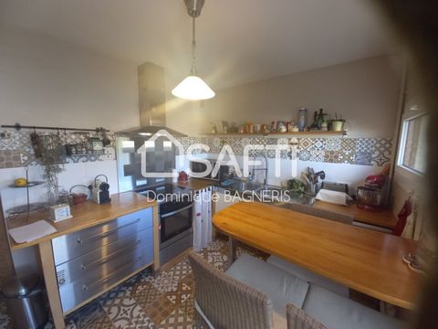 *** BAISSE de PRIX *** TARBES Ouest, Grd T5 rénové traversant et très lumineux d'env 95m² loi carrez + balcon), comprenant une vaste entrée desservant un salon-séjour lumineux muni d'un grand balcon-terrasse, équipé d'un grand store banne, vue sur Py...