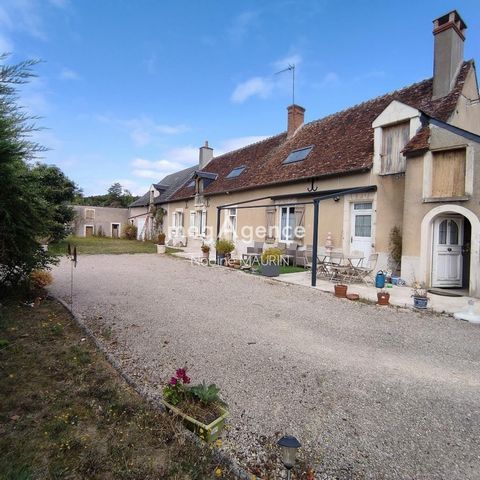 Ouchamps, this house benefits from a peaceful environment in the countryside, offering a clear view and not overlooked. 25 minutes from Blois A10 motorway and the Loire castles, 20 minutes from Contres and 5 minutes from Les Montils Close to the scho...