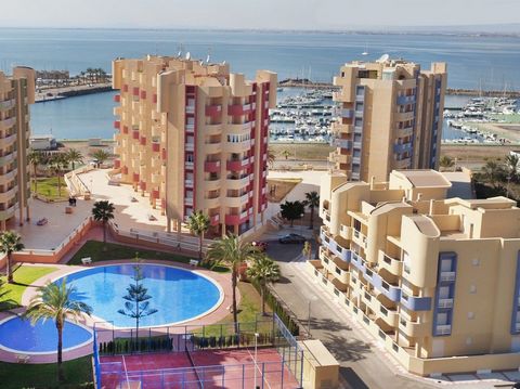 . MOOIE APPARTEMENTEN MET ZEEZICHT IN LA MANGA Deze urbanisatie is gelegen in het grootste uitbreidingsgebied van La Manga. In deze nieuwe urbanisatie zijn de huizen ontworpen om te profiteren van elke hoek van het huis, evenals de zorg bij het kieze...