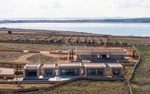 Location: Zadarska županija, Pag, Pag. PAG, POVLJANE – Ein beeindruckendes Stück Paradies mit Blick auf das Meer Die Insel Pag liegt zwischen dem Velebit-Kanal und Kvarnerić, zwischen den Inseln Rab, Olib und Vir, in unmittelbarer Nähe zum Festland. ...