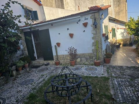 Découvrez le charme unique de la vie dans l'ancien moulin de Barroca, à Vila Pouca de Cernache Coimbra. C'est dans la municipalité de Coimbra, où le passé et le présent s'entremêlent harmonieusement. Opportunité unique de vivre dans un ancien moulin ...