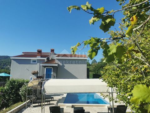 Location: Istarska županija, Buzet, Buzet. ISTRIA, BUZET (surroundings) - Apartment house with swimming pool surrounded by peace and nature The house has a total square footage of 200m2 and consists of three apartments. There is a 24m2 garage next to...