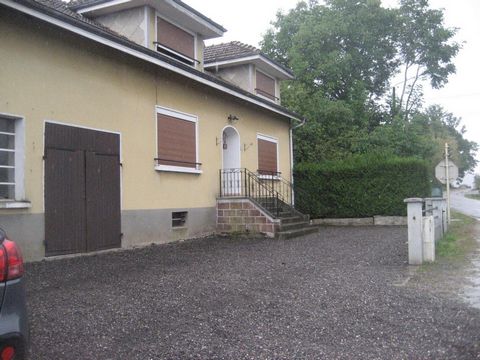 Safti vous présente maison individuelle de 170 m² louée, en partie rénovée, se composant d'une cuisine, d'un salon salle à manger avec possibilité de mettre un poêle à bois, 4 chambres, une salle de bain avec wc et un wc séparé. garage. Assainissemen...