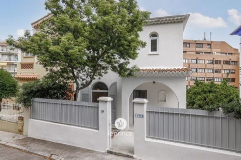 In the heart of the sought-after Baumettes district, just a few minutes from the Promenade des Anglais, this 4-room town house on 2 levels has been completely renovated, with an independent 3-room apartment benefiting from a pleasant garden and quiet...