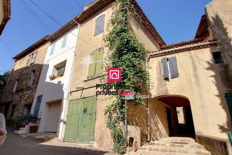 Vaucluse - 84120 PERTUIS - Maison 5 pièces 120 m² - 199 000 Euros - - EXCLUSIVITE - Nicolas JENNY vous propose cette maison de ville de 120 m² habitables proche de la Place Saint Pierre avec garage. Proche du centre ville et futur grand parking . Eri...