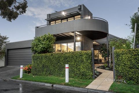 Main entry via Ferncroft Avenue Shaped by the visionary design of architect Colin Mitchell, this stunning property offers a lifestyle of light filled comfort in a coveted Hedgeley Dene Gardens enclave. Features dual access both from Brunel Street and...