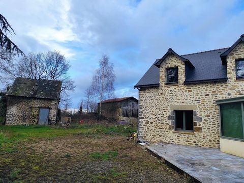 Située à Commer (53470), cette maison de 175 m² sur un terrain de 1500 m² offre un cadre de vie paisible et verdoyant. La ville bénéficie d'un emplacement idéal, à proximité de toutes les commodités nécessaires au quotidien. De plus, la présence de l...