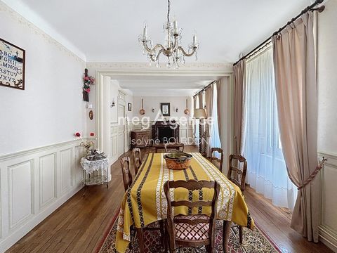 Maison de ville avec grand jardin