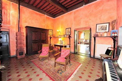 Questa villa pet-friendly a Rignano sull'Arno offre una tranquilla fuga in Toscana a soli 20 km da Firenze, con cinque camere da letto, quattro bagni, una piscina privata e un giardino recintato di 3000 m², ideale per famiglie e amici a quattro zampe...