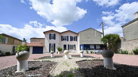 Maison à vendre 6 pièces proche de SAINT JEAN D'ANGELY (17)